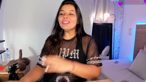 IG Yojanagomez  online show from 12/22/24, 04:17