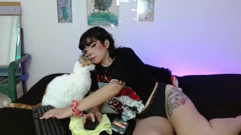 Mia david      online show from 03/25/26, 08:04