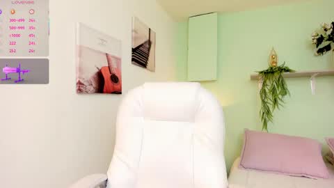 Call me Mia online show from 04/24/26, 09:06