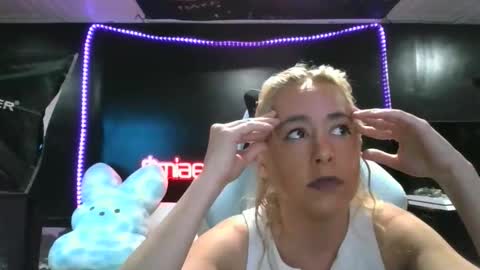 miaellababy online show from 10/28/25, 01:09