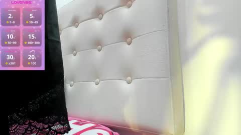 Snapshot of miaevans0 chatting on 04/19/26, 06:32 evans online show from 04/19/26, 06:32