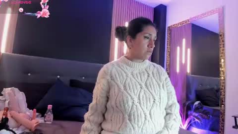Mia Carter  Schedule 800 - 1430 gtm-5 online show from 06/25/26, 02:11