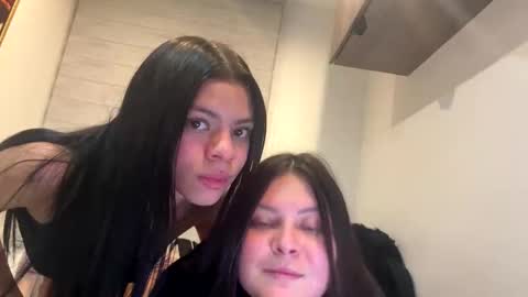 Snapshot of miaflame03 chatting on 10/30/25, 04:14 miaflame03 online show from 10/30/25, 04:14