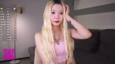 Mia online show from 10/13/25, 07:19