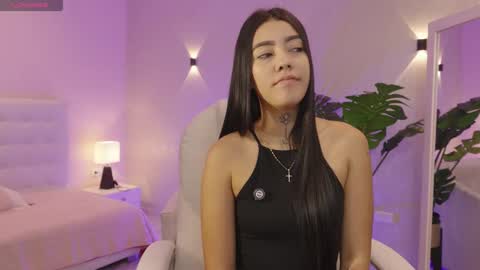 Snapshot of miagomez1 chatting on 10/25/25, 01:18 Mia Gomez online show from 10/25/25, 01:18