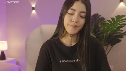 Snapshot of miagomez1 chatting on 11/03/25, 12:39 Mia Gomez online show from 11/03/25, 12:39