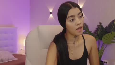 Snapshot of miagomez1 chatting on 11/12/25, 01:44 Mia Gomez online show from 11/12/25, 01:44