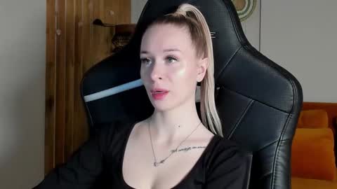 Mia online show from 01/09/26, 05:54