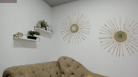 Miah Collins online show from 03/01/25, 08:56