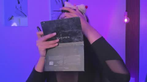 Mia Connor online show from 11/18/25, 07:40