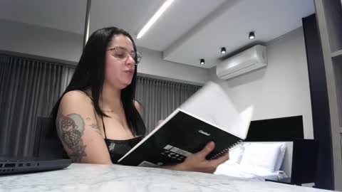 Snapshot of miahale chatting on 02/02/25, 03:43 Ms Mia  Owner Of  Your Mind online show from 02/02/25, 03:43