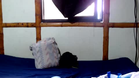 Snapshot of miahells chatting on 10/29/25, 05:47 Mia Sam online show from 10/29/25, 05:47