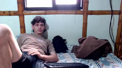 Snapshot of miahells chatting on 11/30/25, 03:38 Mia Sam online show from 11/30/25, 03:38