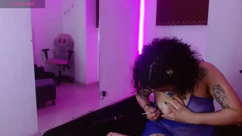 MIA VELEZ online show from 02/01/25, 06:10