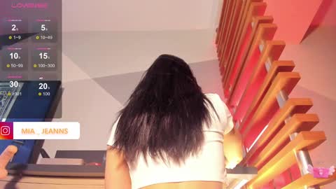 Mia online show from 02/20/25, 09:00