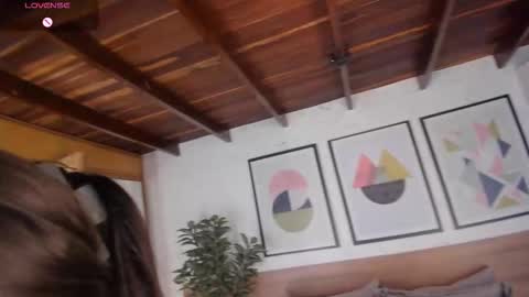 Mia  online show from 11/09/25, 03:38