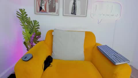 Mia Khalifa online show from 09/09/25, 03:50