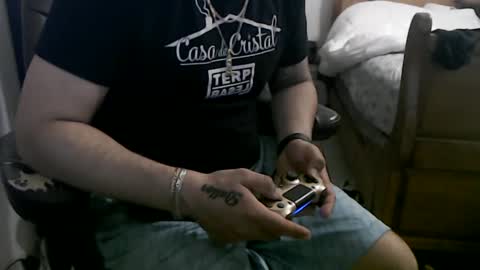 Snapshot of miaking chatting on 02/14/25, 04:37 Mark online show from 02/14/25, 04:37