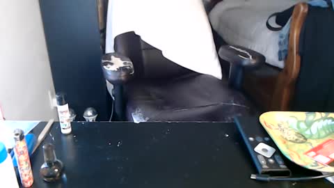 Snapshot of miaking chatting on 09/11/25, 05:35 Mark online show from 09/11/25, 05:35