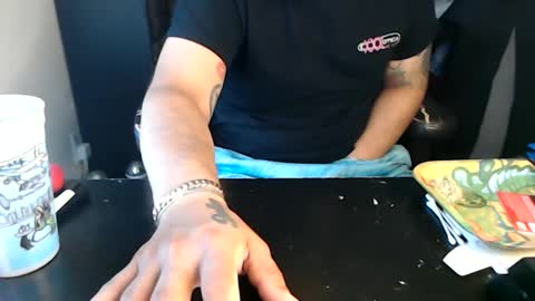 Snapshot of miaking chatting on 10/01/25, 03:40 Mark online show from 10/01/25, 03:40