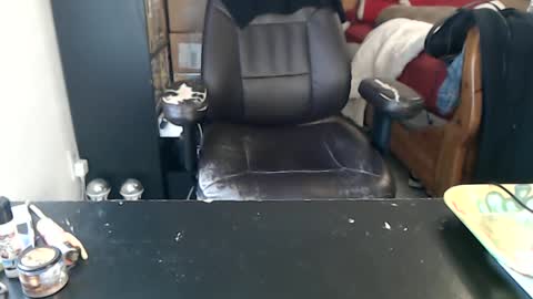 Snapshot of miaking chatting on 10/09/25, 05:11 Mark online show from 10/09/25, 05:11