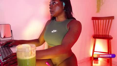 Mia online show from 03/05/25, 09:05