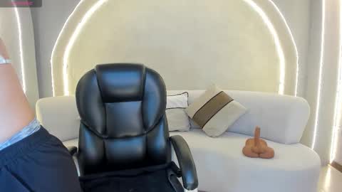 Call me Mia  online show from 02/26/26, 07:46