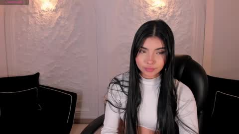 Snapshot of mialaurence_ chatting on 04/20/26, 07:26 Call me Mia online show from 04/20/26, 07:26
