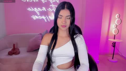 Snapshot of mialaurence_ chatting on 04/23/26, 07:38 Call me Mia online show from 04/23/26, 07:38