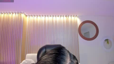 Snapshot of mialaurence_ chatting on 04/25/26, 07:22 Call me Mia online show from 04/25/26, 07:22