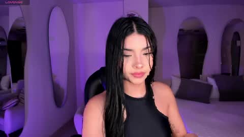 Snapshot of mialaurence_ chatting on 04/26/26, 05:10 Call me Mia online show from 04/26/26, 05:10
