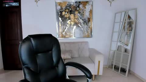 Snapshot of mialaurence_ chatting on 05/03/26, 05:08 Call me Mia online show from 05/03/26, 05:08