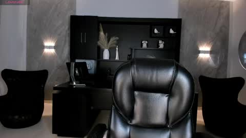 Snapshot of mialaurence_ chatting on 05/11/26, 07:11 Call me Mia online show from 05/11/26, 07:11