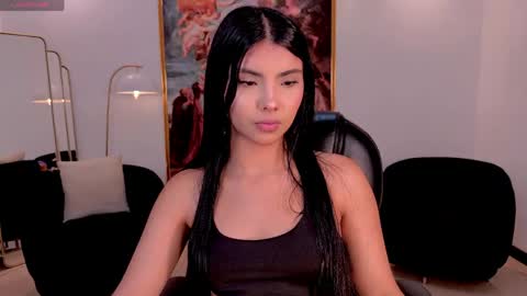 Snapshot of mialaurence_ chatting on 05/18/26, 07:09 Call me Mia online show from 05/18/26, 07:09