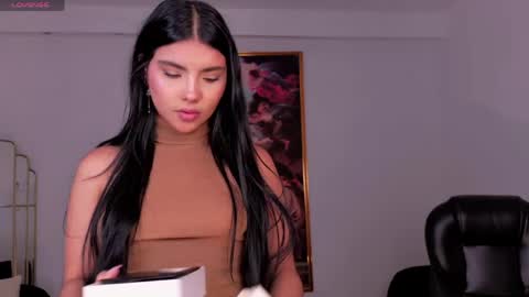 Snapshot of mialaurence_ chatting on 05/20/26, 06:47 Call me Mia online show from 05/20/26, 06:47