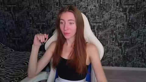 MiaLinder online show from 10/04/25, 11:52