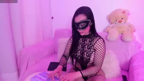 Snapshot of mialover1_ chatting on 06/19/26, 02:16 Mia online show from 06/19/26, 02:16