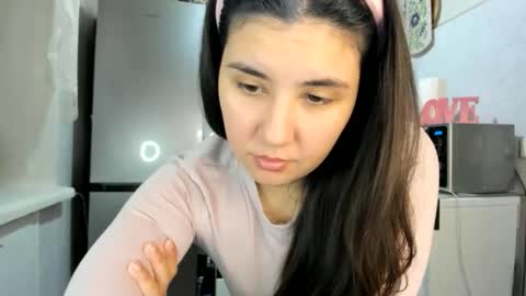 MiaMarrone online show from 12/19/25, 08:05