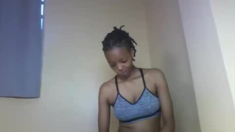 Snapshot of miami_muffin chatting on 11/27/25, 01:02 Muffin online show from 11/27/25, 01:02