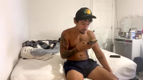 miamiclos1 online show from 11/26/25, 02:40