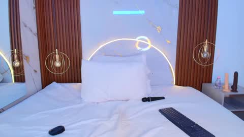 Mia  online show from 02/01/25, 07:26