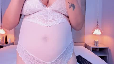 Mia  online show from 02/02/25, 05:10