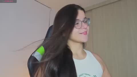 Snapshot of miamillerr_28 chatting on 06/15/26, 03:58 Mia online show from 06/15/26, 03:58