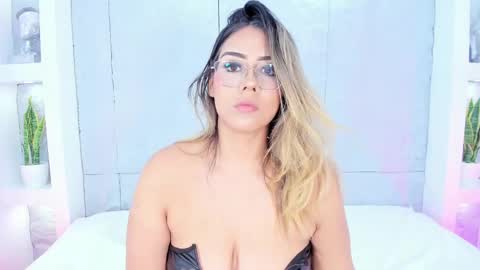 Mia Mistrex online show from 10/12/25, 04:44