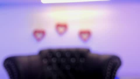 Snapshot of miamontoya chatting on 02/22/25, 03:58 Mia   -5 7001400 Follow  online show from 02/22/25, 03:58