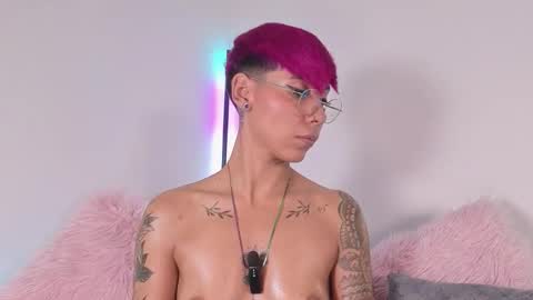 Mia Morgann online show from 11/20/25, 05:45