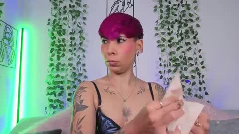 Mia Morgann online show from 04/12/26, 03:50