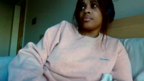 Snapshot of miamuffin8 chatting on 12/13/24, 01:22 MiaMuffn online show from 12/13/24, 01:22