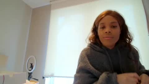 Snapshot of miamuffin8 chatting on 12/21/24, 04:46 MiaMuffn online show from 12/21/24, 04:46