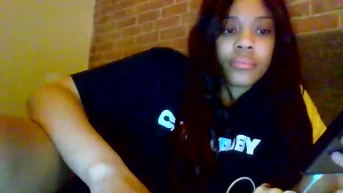 MiaMuffn online show from 11/12/25, 02:34